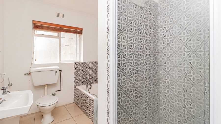 5 Bedroom Property for Sale in Sunnydale Western Cape